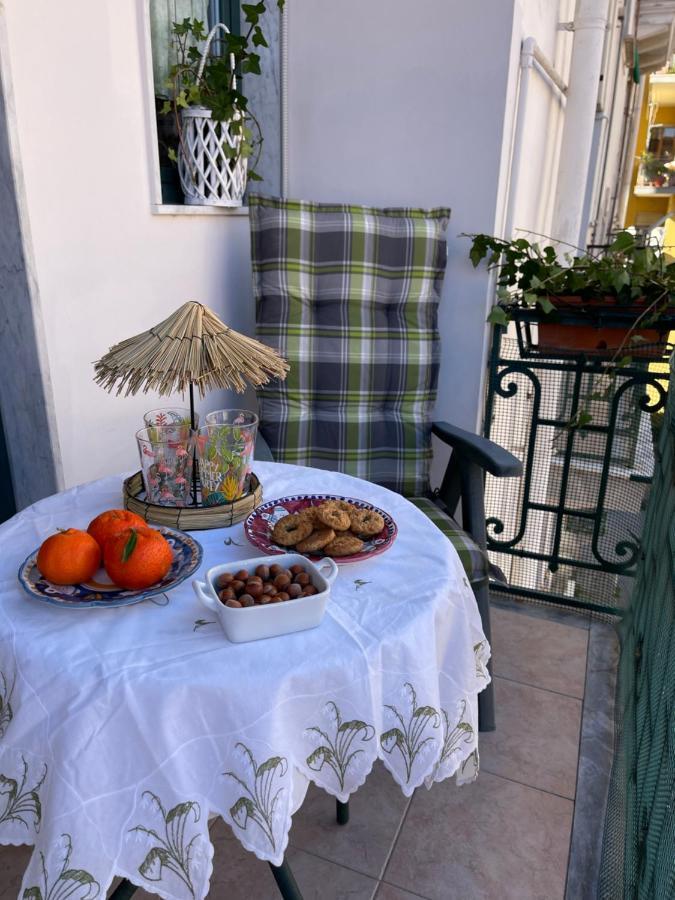 A Casa Di Stella Lägenhet Salerno Exteriör bild